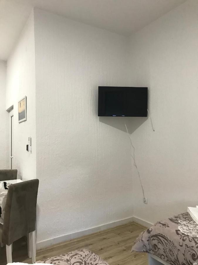 Soba Milojkovic Apartment Golubac Bagian luar foto