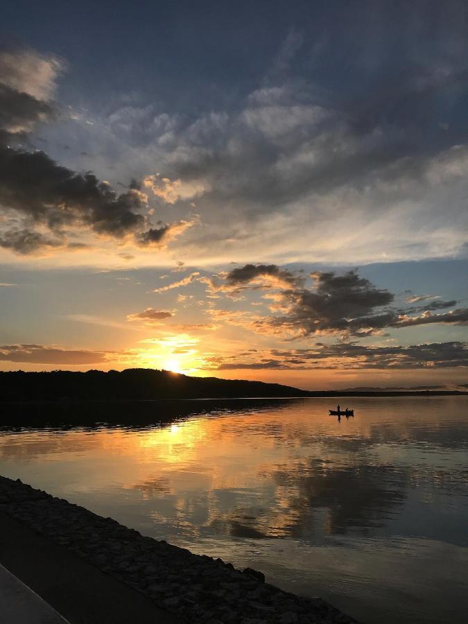 Soba Milojkovic Apartment Golubac Bagian luar foto